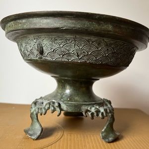Antique Japanese Bronze Utsubata - 19th C.